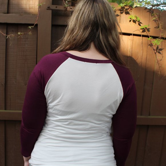 'I Just Want to Hang out With My Dog' Graphic Tee - Picture 4 of 4